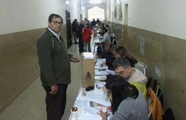 Las elecciones internas del radicalismo se desarrollan este domingo en Río Cuarto.