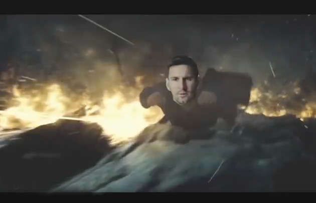 Messi se convierte en Superman.