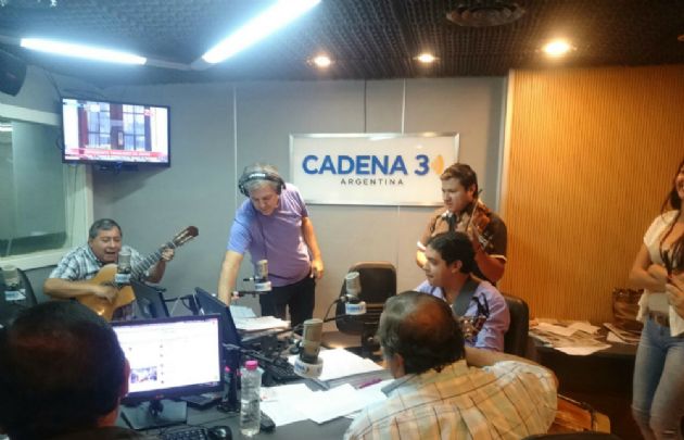 Las Voces de Orán en los estudios de Cadena 3.