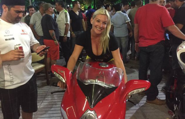 Celeste cautivó a todos en el Moto GP.