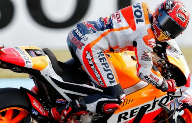 Marc Márquez revirtió el resultado del año pasado y le ganó a Valentino Rossi.