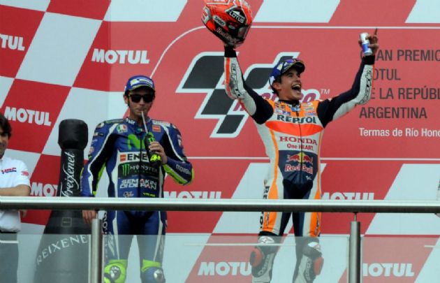 El español Marc Márquez festeja el triunfo obtenido en el circuito santiagueño.