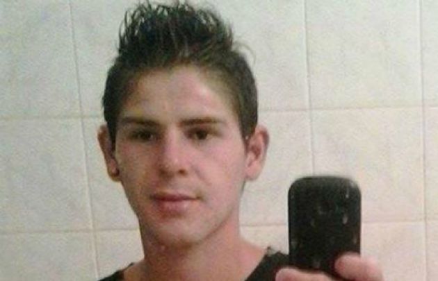 El joven recibió una puñalada en el pecho y murió en el acto.