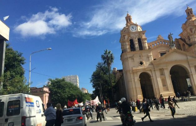 FOTO: UTS confluye con marcha de ATE que se lleva a cabo en Vélez Sarsfield y 27 de abril.