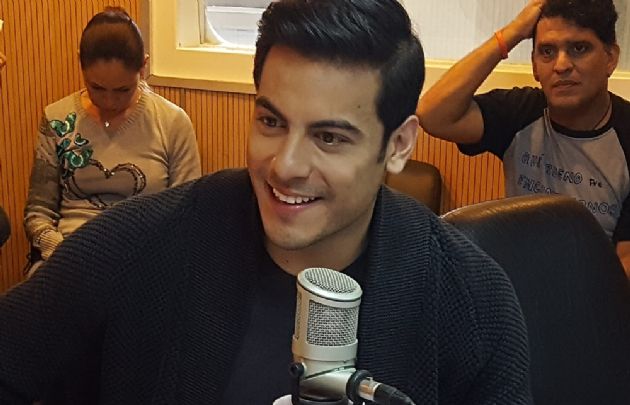 El músico mexicano visitó los estudios de Cadena 3, en Córdoba.