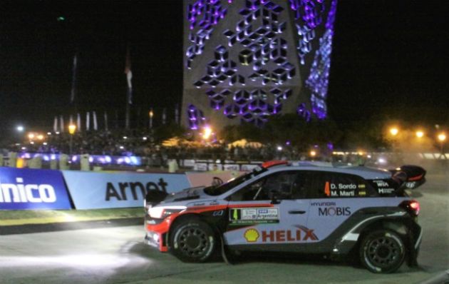 El español Dani Sordo, con Hyundai, es uno de los líderes de la carrera. 