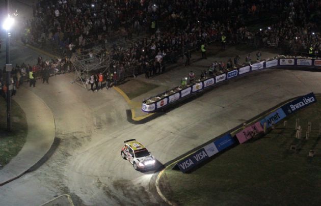 El Súper Especial en el Centro Cívico dio inicio al Rally Mundial de Argentina. 