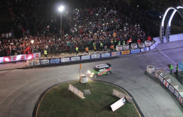 El Súper Especial en el Centro Cívico dio inicio al Rally Mundial de Argentina. 