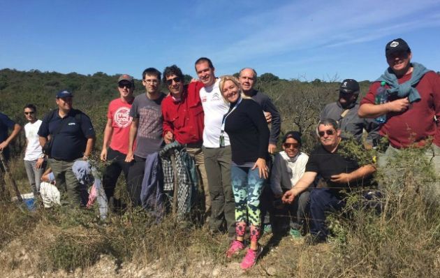 Los fanáticos del Rally con Celeste Benecchi en nuestro Auto Cero.