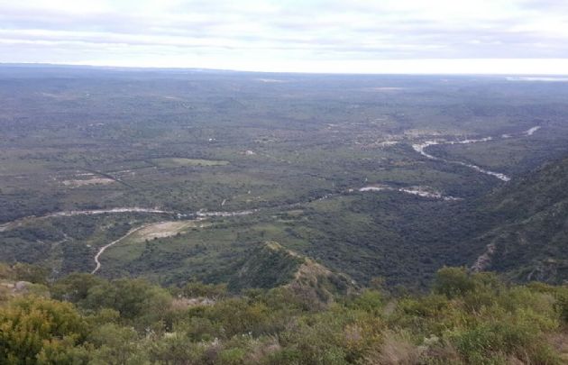 La víctima aguardaba el paso de los autos en el tramo Los Gigantes-Cantera El Condor.