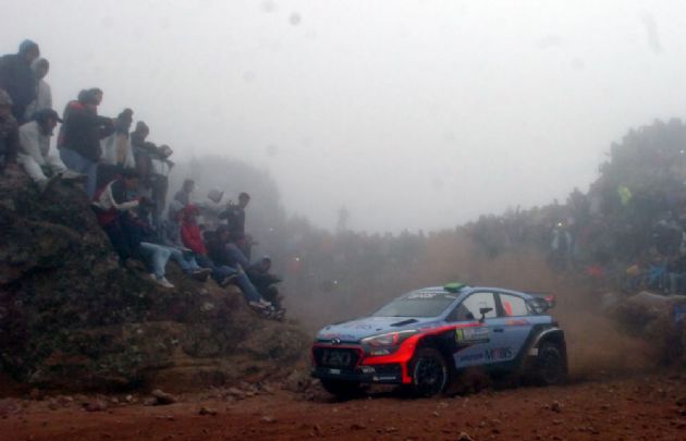 Paddon en el tramo El Cóndor-Copina.