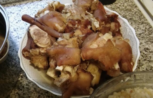 Gran preparativo en la casa de Orlando Morales.