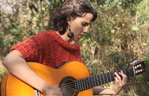 Clara Cantore en Noche y Día