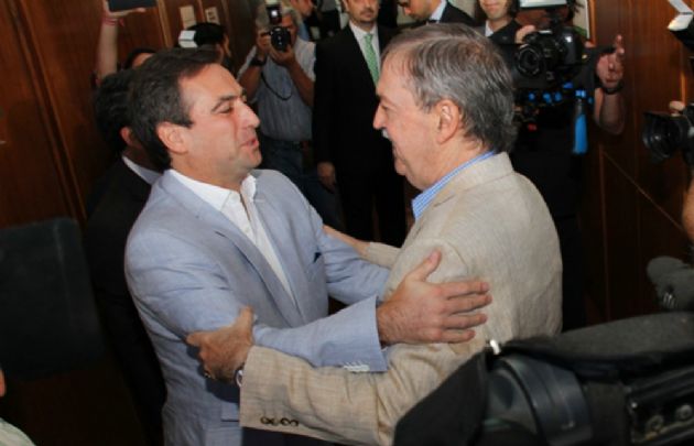 El entendimiento se firmó en la Casa de Gobierno de la Provincia.