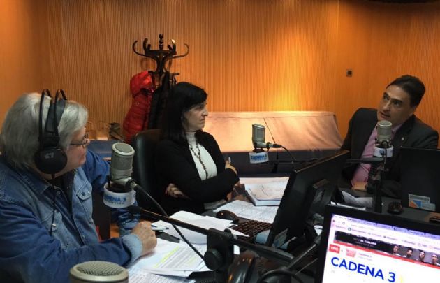 El embajador de Suiza, Hanspeter Mock, y el ingeniero Leonardo Rondi en Viva la Radio