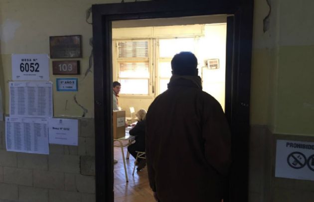 Destacan baja adhesión de votantes en las elecciones de Río Cuarto.