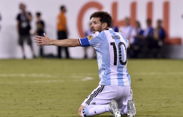 Messi sigue sin poder levantar una copa con la Selección. 