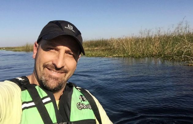 Juan Pablo Viola en su recorrida por los Esteros del Iberá.