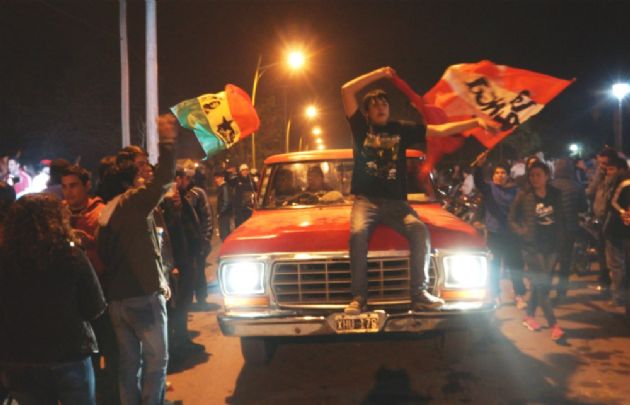Una multitud colmó el anfiteatro Plaza Añoranzas.