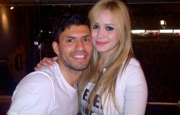 El futbolista y la cantante estarían esperando su primer hijo.