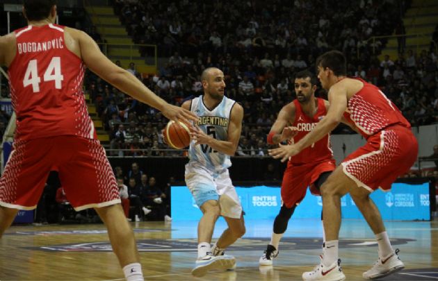 Argentina debutó en el Súper 4 ante Croacia.