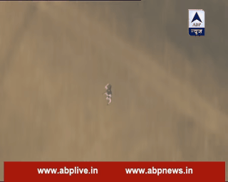 Saltó sin paracaídas de un avión y batió todos los récords