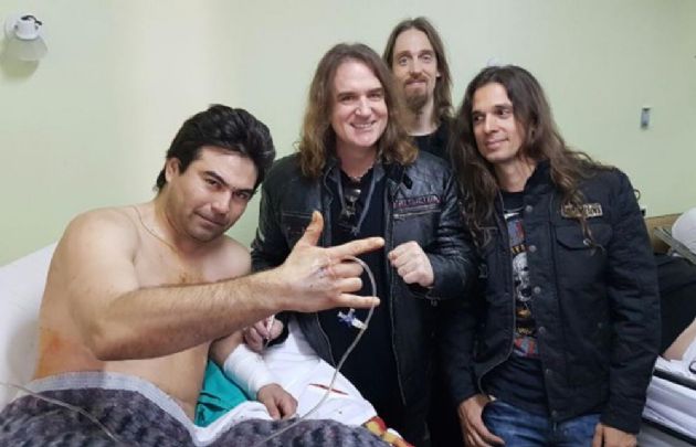 Megadeth, junto al fan apuñalado en el recital (Foto: rionegro.com.ar)
