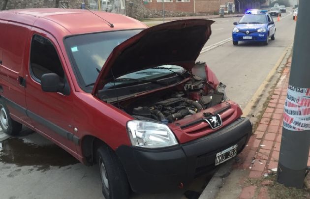 El accidente se produjo en avenida Sabattini a la altura del edificio de Vialidad.