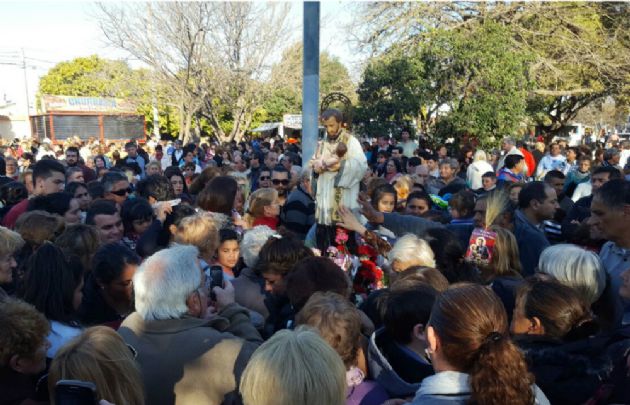 Una multitud de fieles celebró a San Cayetano.