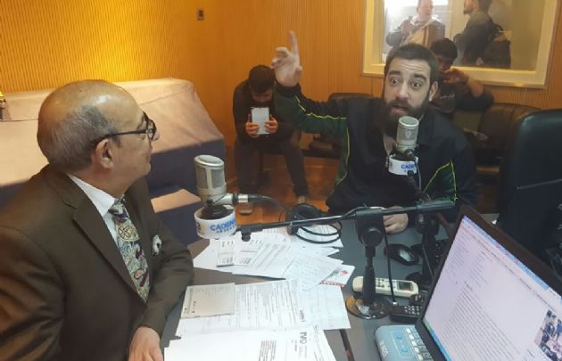 El líder de Las Pastillas del Abuelo en Cadena 3.