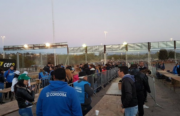 A las 8 abrieron las puertas del Kempes.