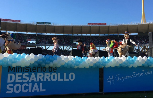 Las Canciones de la Granja, los primeros en actuar.