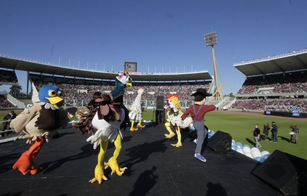 Las Canciones de la Granja, los primeros en actuar.