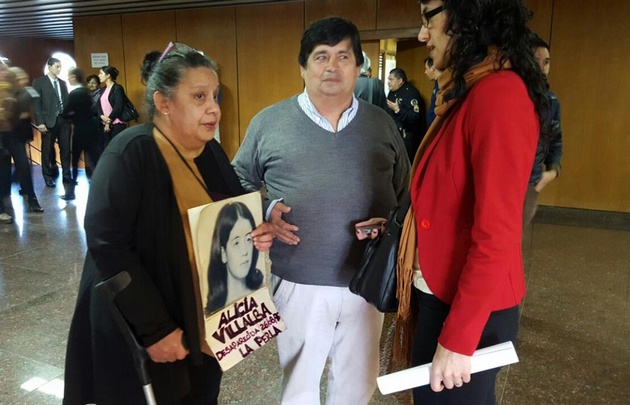 Familiares se dieron cita temprano para escuchar la sentencia.