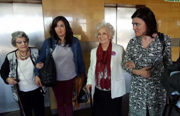 Estela Carlotto presente en los Tribunales Federales de Córdoba.