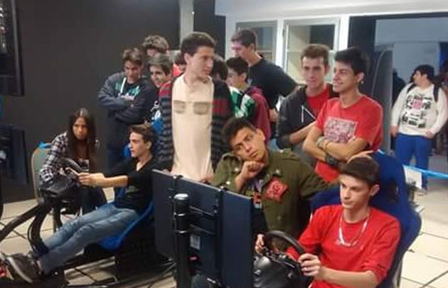 Simuladores de conduccion creado por estudiantes secundarios