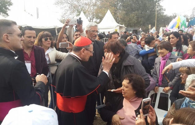 El Cardenal Amato en la beatificación de la Mama Antula.