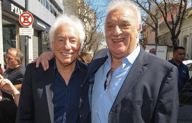 Cacho Castaña se casó por tercera vez a los 74 años.