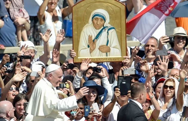 El Papa Francisco declara Santa a la Madre Teresa de Calcuta