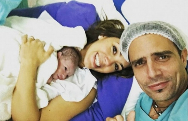 Rodrigo publicó la primera foto con la pequeña Moorea.
