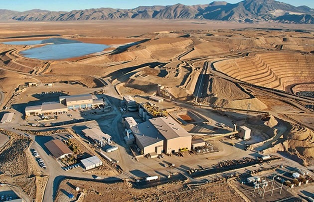 En Marzo la empresa sufrió un cuarto derrame en la mina.