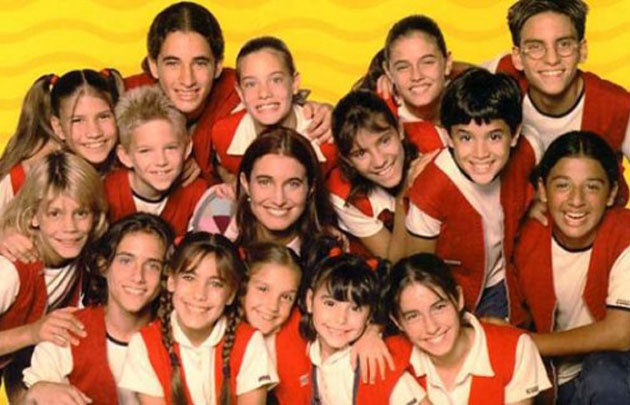 Romina Yan junto al elenco de "Chiquititas".