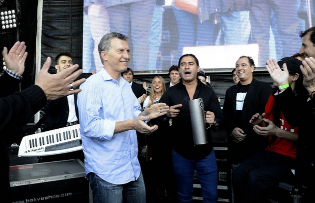 Macri se animó y bailó cumbia en Tecnópolis. 