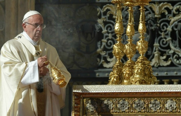 Francisco durante la canonización de Brochero. 