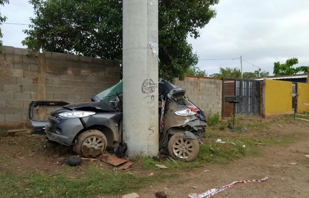 Así quedó el 207 siniestrado.