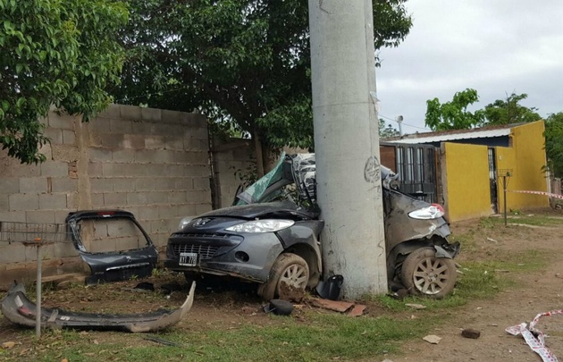 Así quedó el 207 siniestrado.