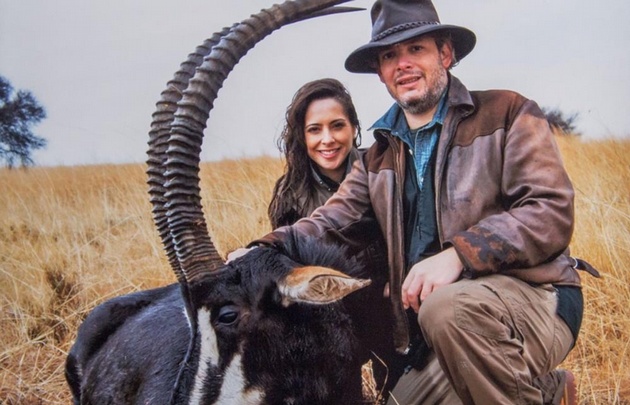 Matías Garfunkel y Victoria Vanucci de cacería por África