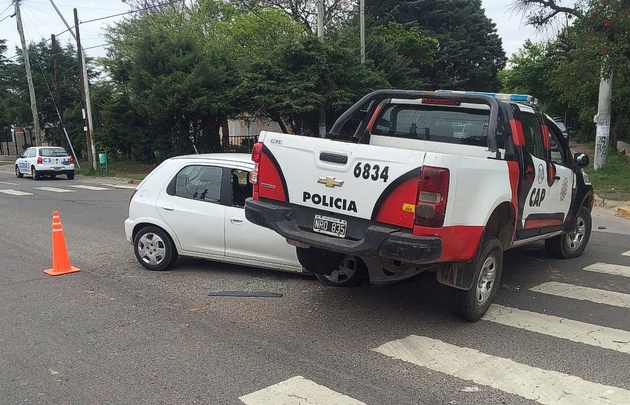 Cuatro heridos en un accidente en Recta Martinolli.