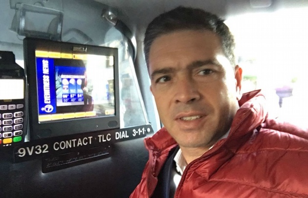 Pablo Rossi cubriendo las elecciones desde Nueva York.
