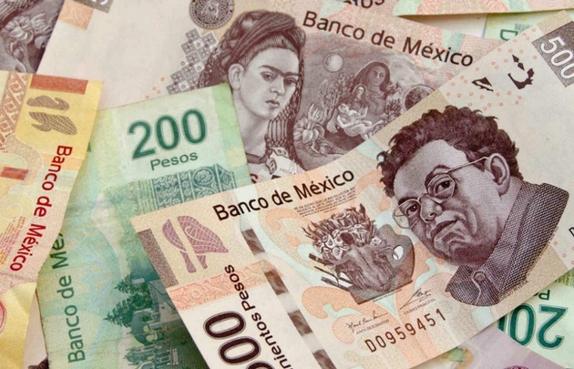 El peso mexicano cae a mínimo histórico.